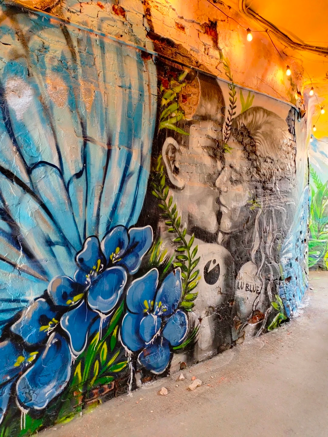 раффити на стене. Флигель, развлекательный центр, ул. Восстания, 22Б, Санкт-Петербург. 